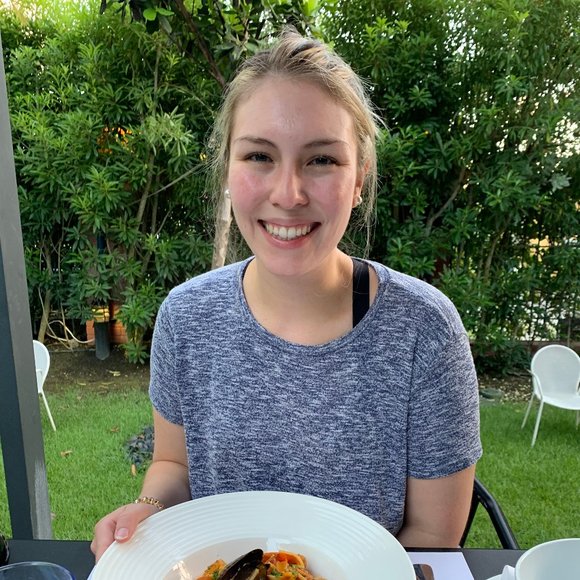 Meet your Posher, Maya - Picture 2 of 3